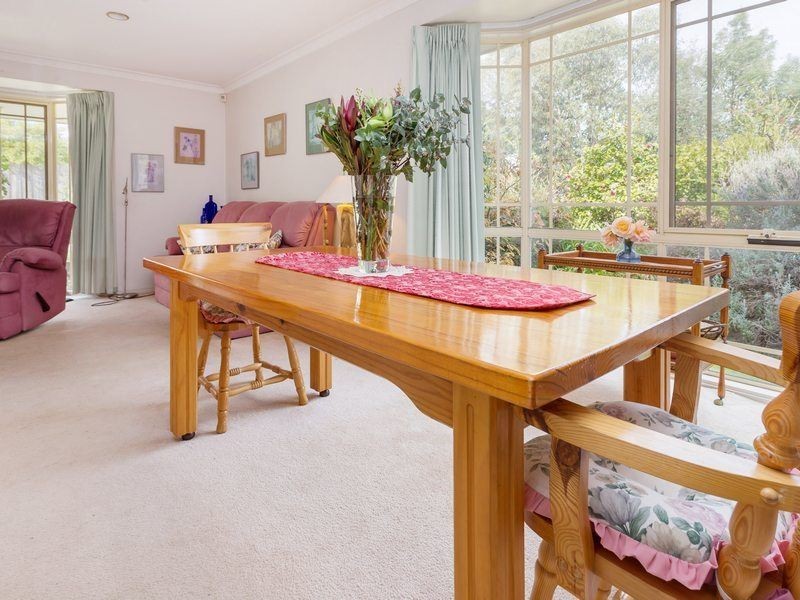 54 Ellinbank Crescent, Mornington VIC 3931