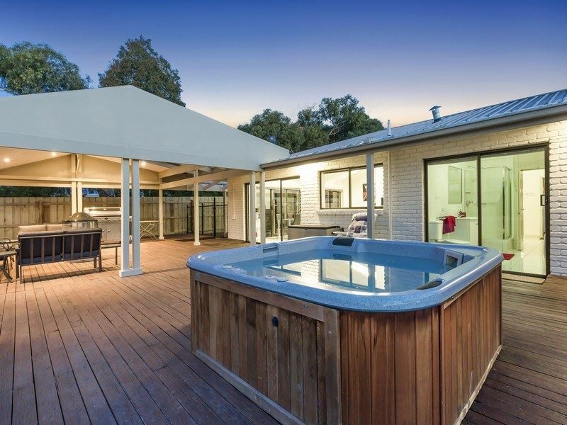 11 Bartlett Street, Frankston South VIC 3199