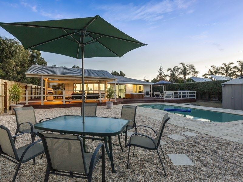 11 Bartlett Street, Frankston South VIC 3199