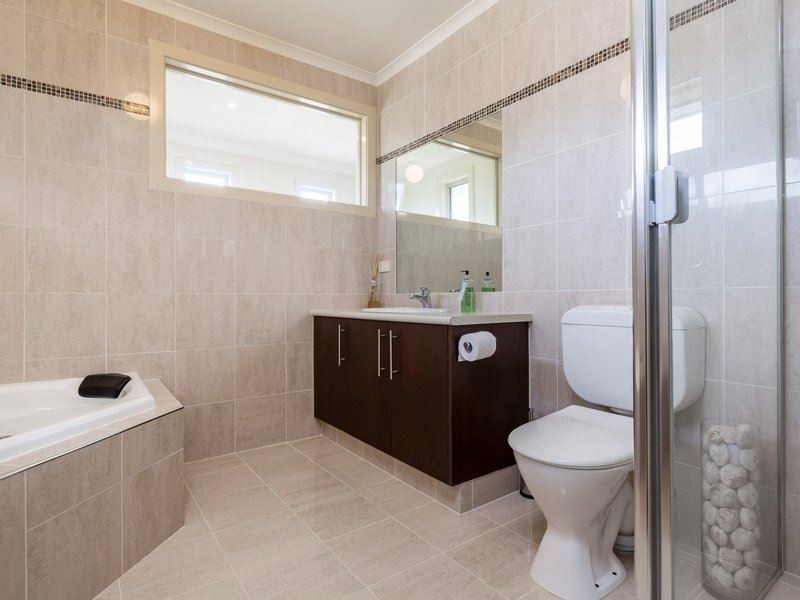 1/14-16 Lucerne Ave, Mornington VIC 3931