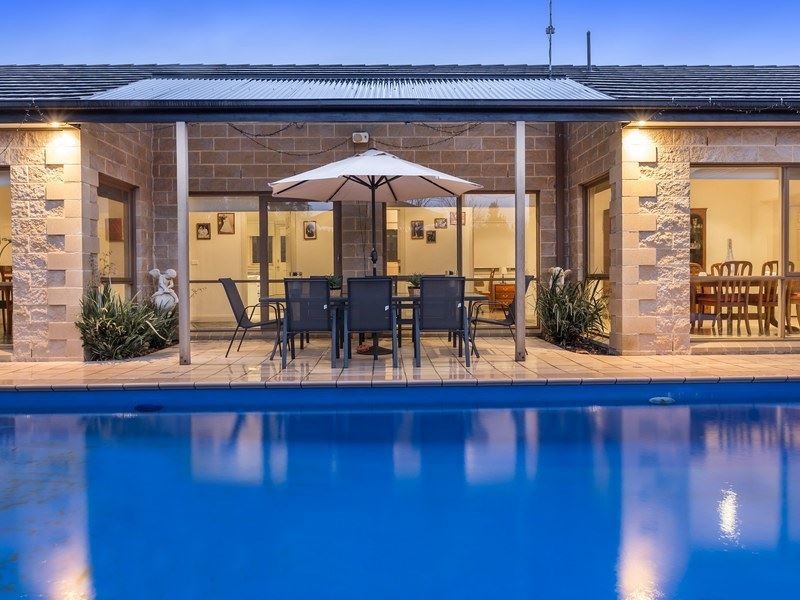 4 Summerfield Drive, Mornington VIC 3931
