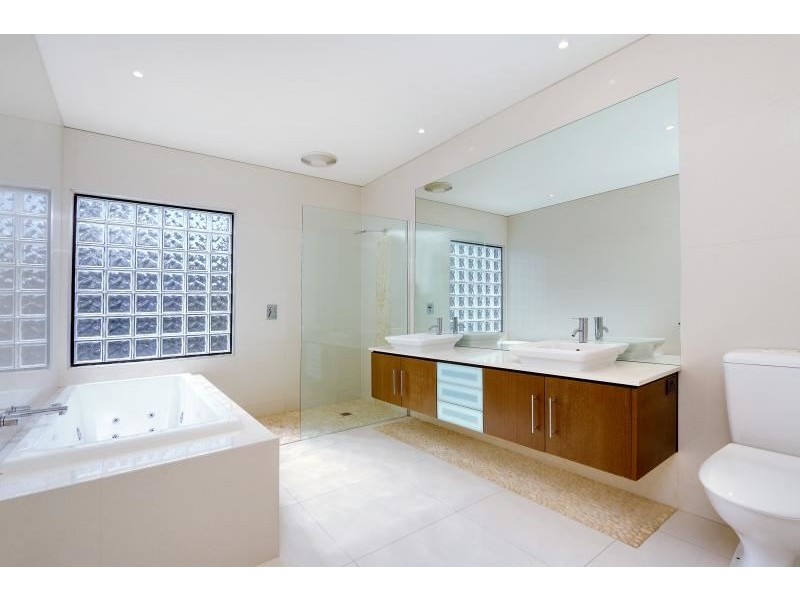 62-64 Eumeralla Grove, Mount Eliza VIC 3930