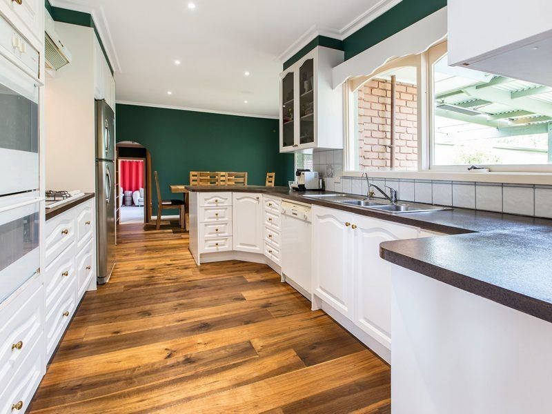 8 Bellbird Road, Mount Eliza VIC 3930