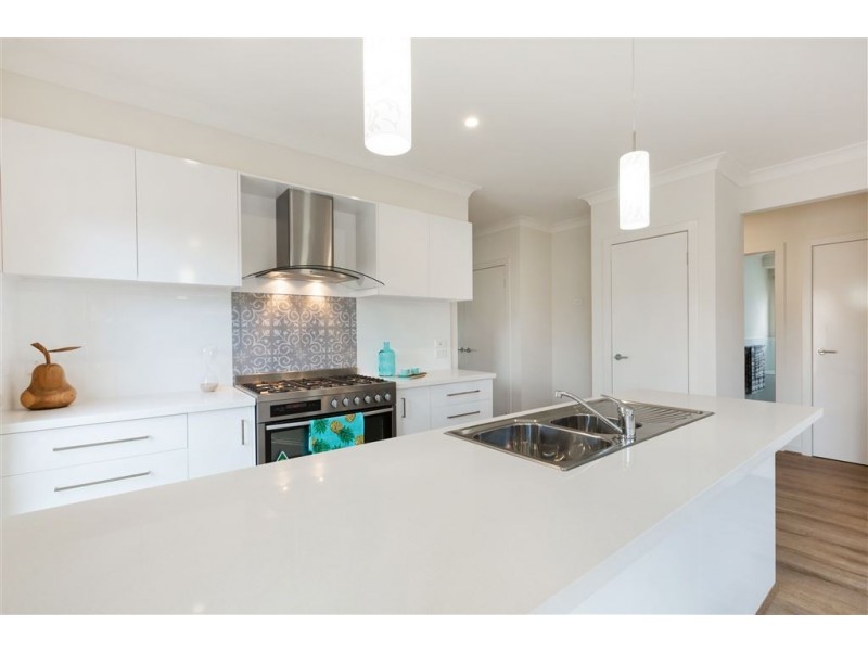 1/6 Hakea Drive, Mount Martha VIC 3934