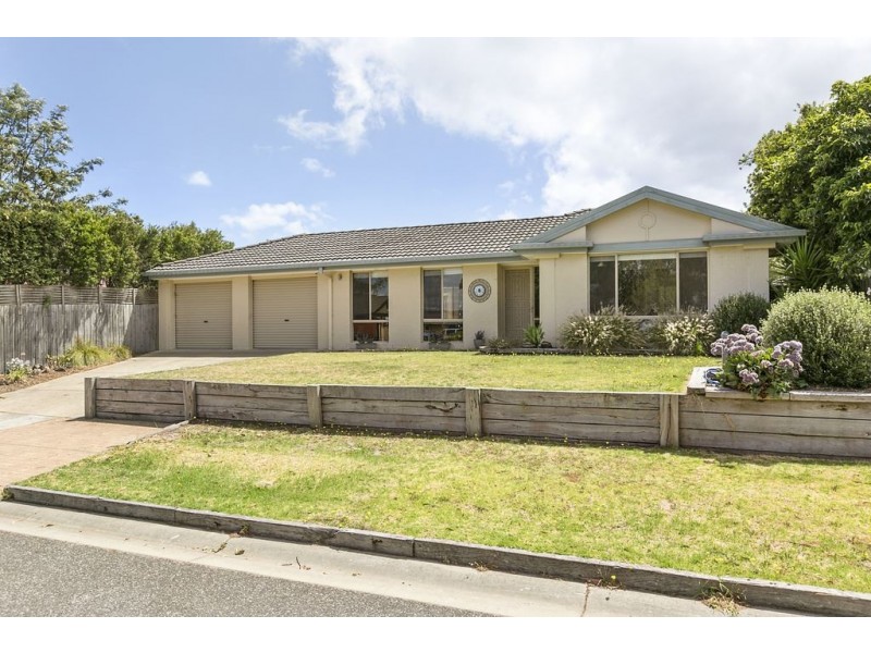 8 Beal Place, Mornington VIC 3931