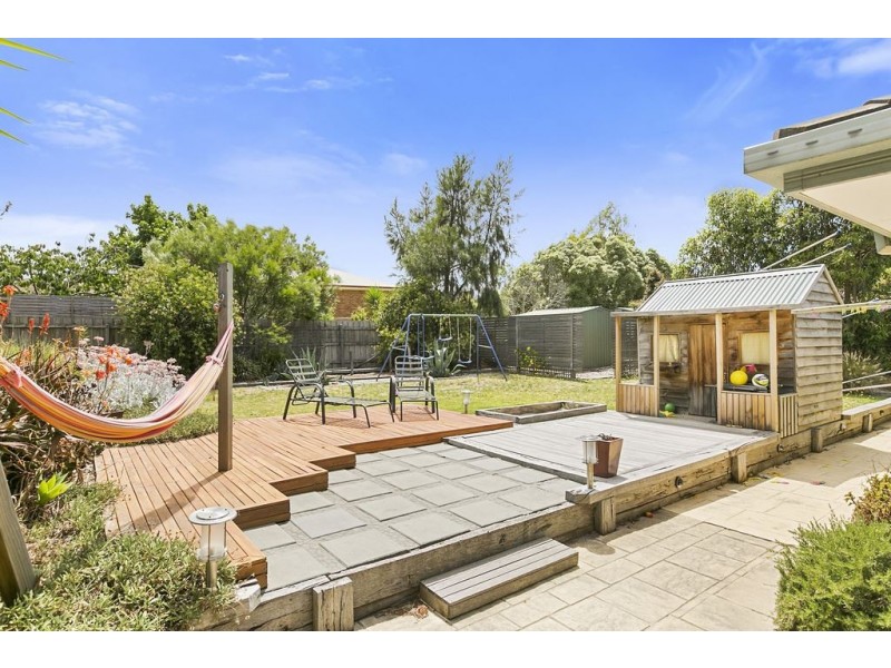 8 Beal Place, Mornington VIC 3931