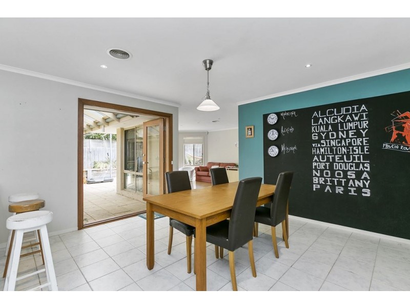 8 Beal Place, Mornington VIC 3931