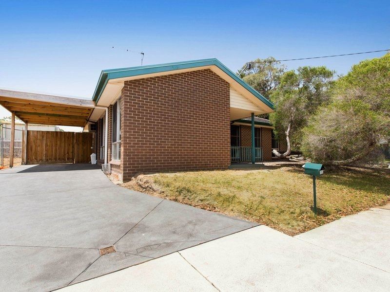 102 Robertson Drive, Mornington VIC 3931