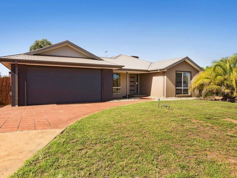 2 Valerie Close, Mount Martha VIC 3934