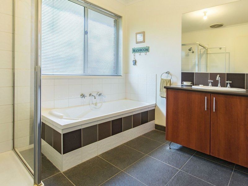 2 Valerie Close, Mount Martha VIC 3934