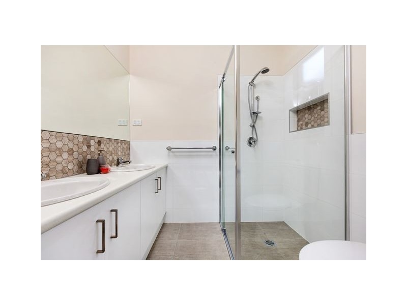 2/7 Harrap Road, Mount Martha VIC 3934