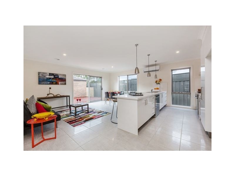 2/7 Harrap Road, Mount Martha VIC 3934