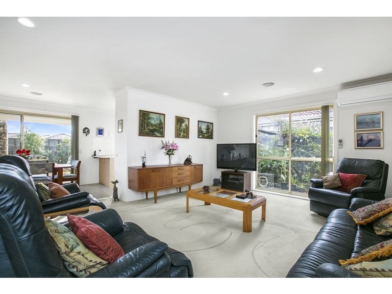 17 Meadow Crest Circuit, Mount Martha VIC 3934