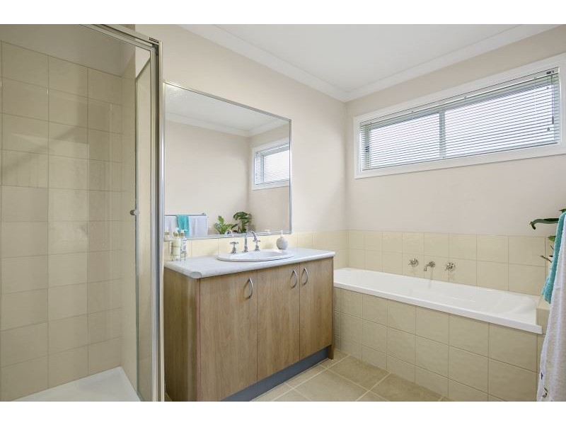 17 Meadow Crest Circuit, Mount Martha VIC 3934