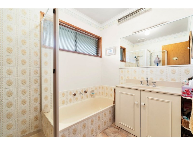 2/3 Marine Avenue, Mornington VIC 3931