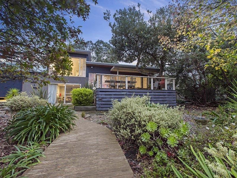 7 Dickinson Grove, Mount Martha VIC 3934