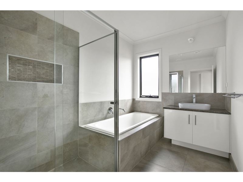 5 Blue Water Drive, Mount Martha VIC 3934