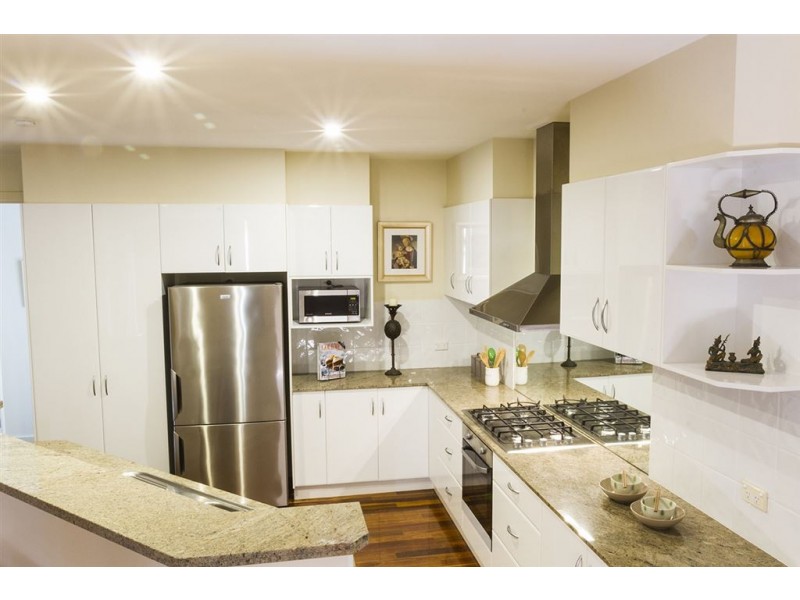 12 Canterbury Road, Mornington VIC 3931