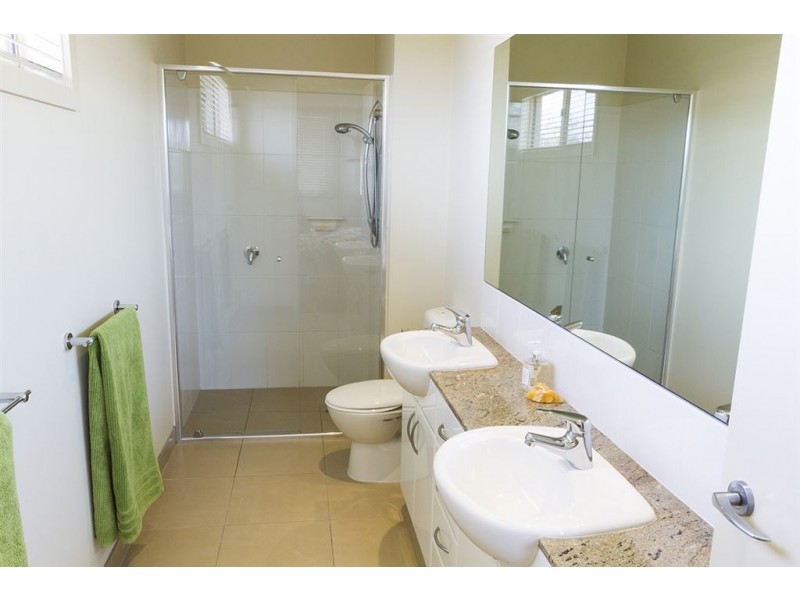 12 Canterbury Road, Mornington VIC 3931