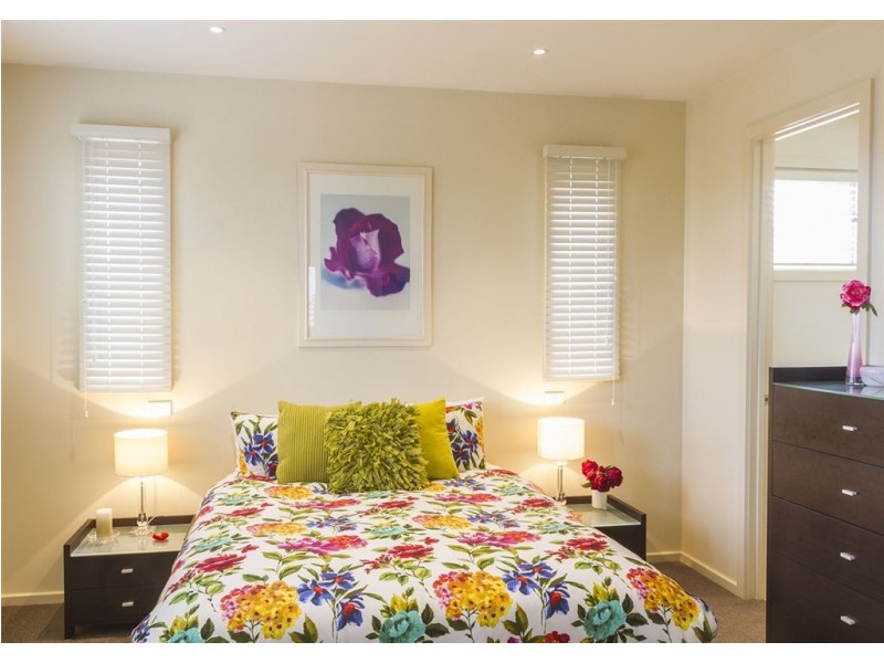 12 Canterbury Road, Mornington VIC 3931