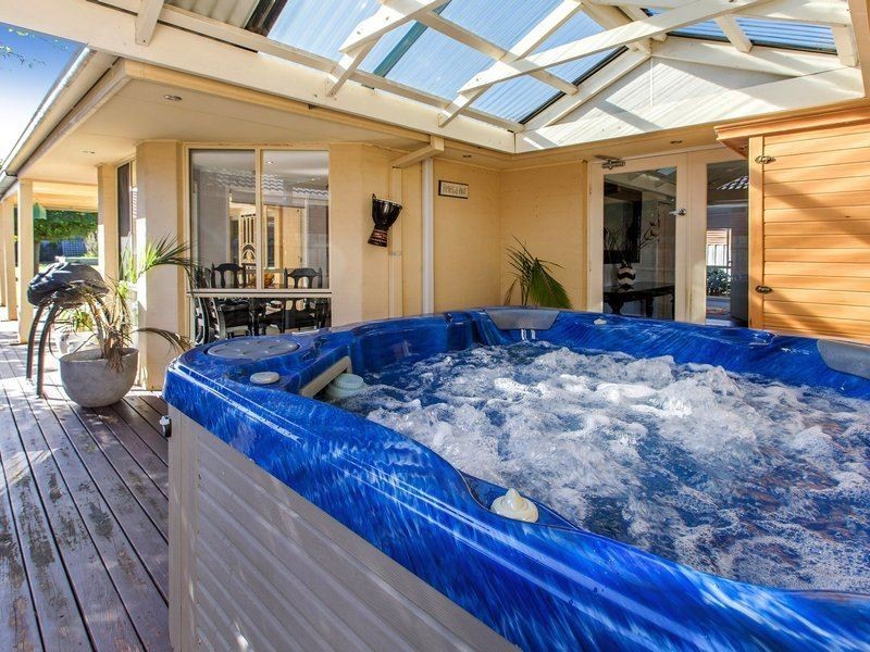 13 Caversham Drive, Mornington VIC 3931