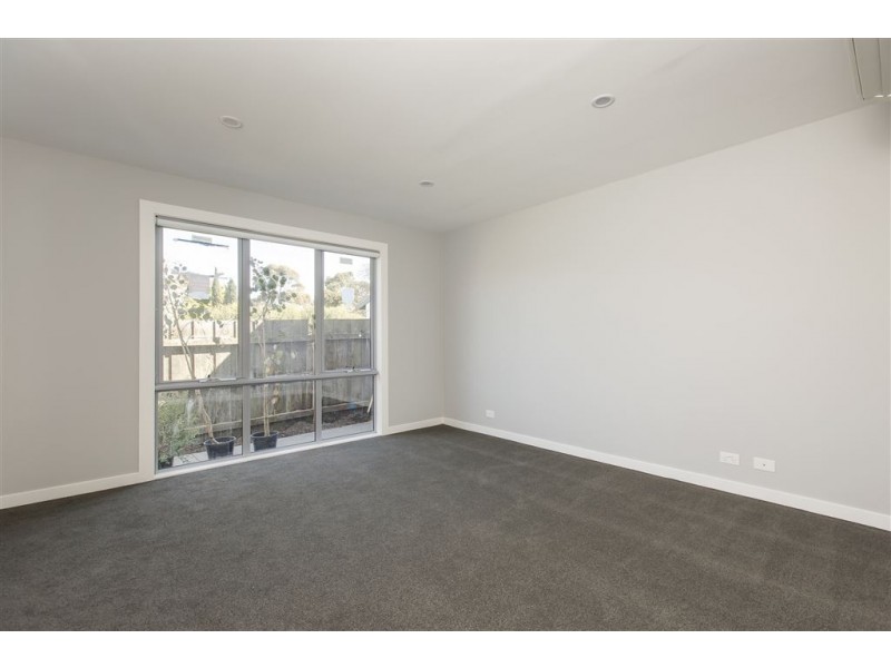 2/24 Kent Street, Mornington VIC 3931