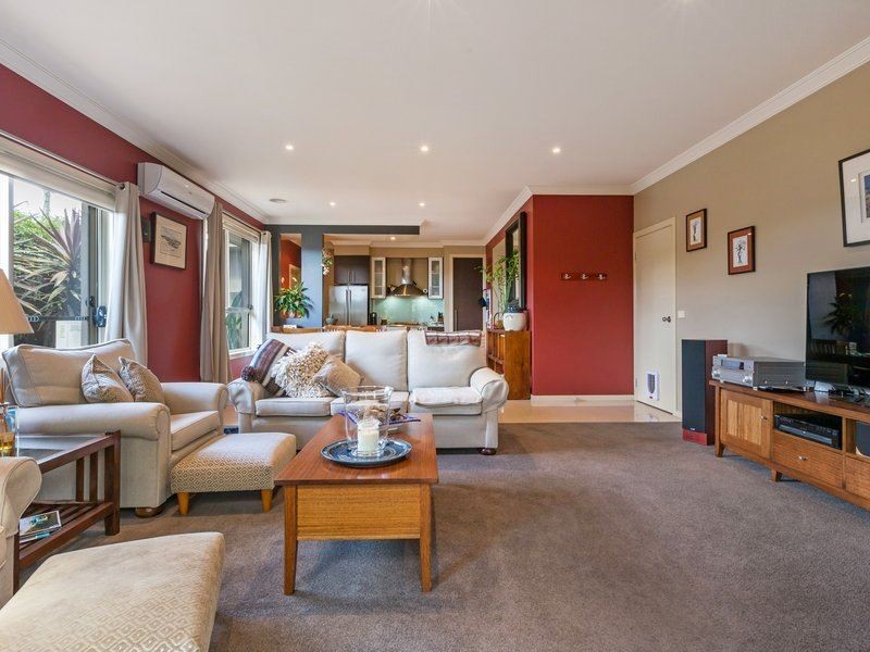 1/14-16 Lucerne Avenue, Mornington VIC 3931