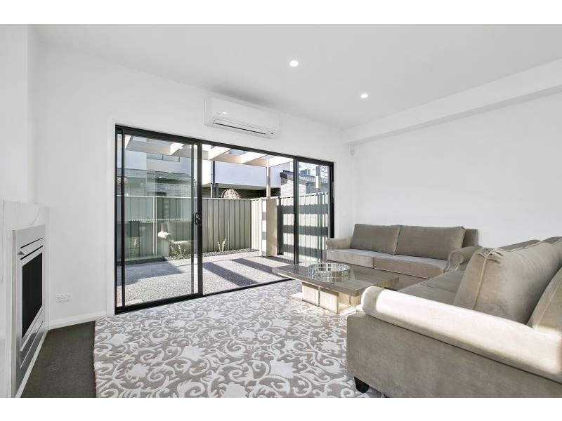1/73 Wilsons Road, Mornington VIC 3931