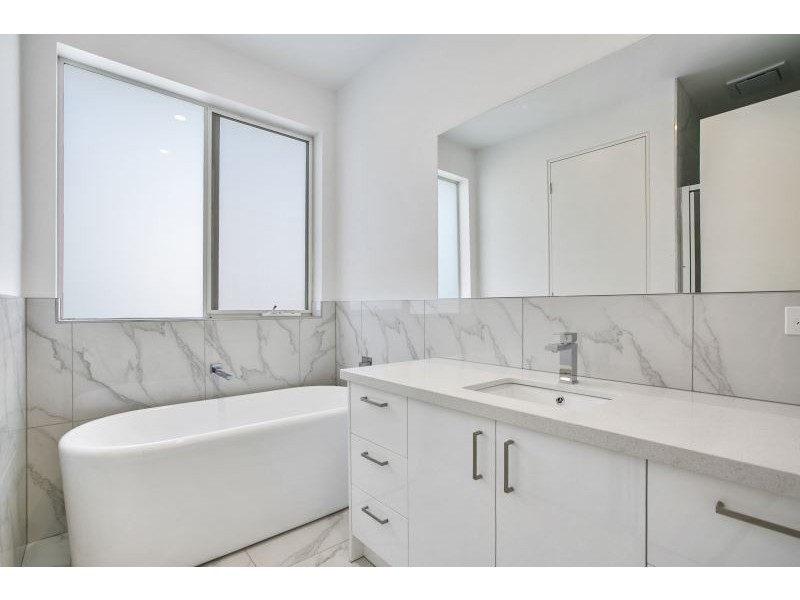 2/19 Kent Street, Mornington VIC 3931