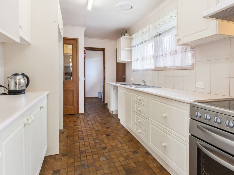 10 St James Crescent, Mount Eliza VIC 3930