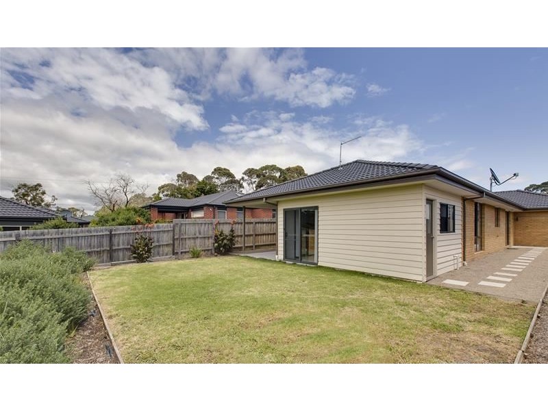 17 Elspeth Circuit, Mount Martha VIC 3934