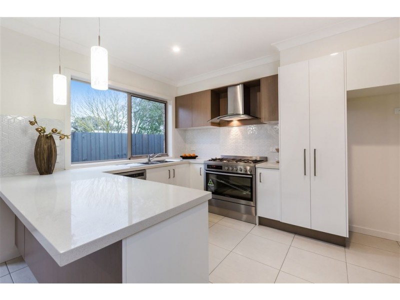 2/21 Beatty Parade, Mornington VIC 3931