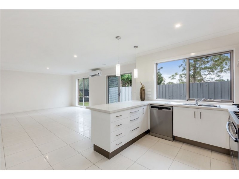 2/21 Beatty Parade, Mornington VIC 3931
