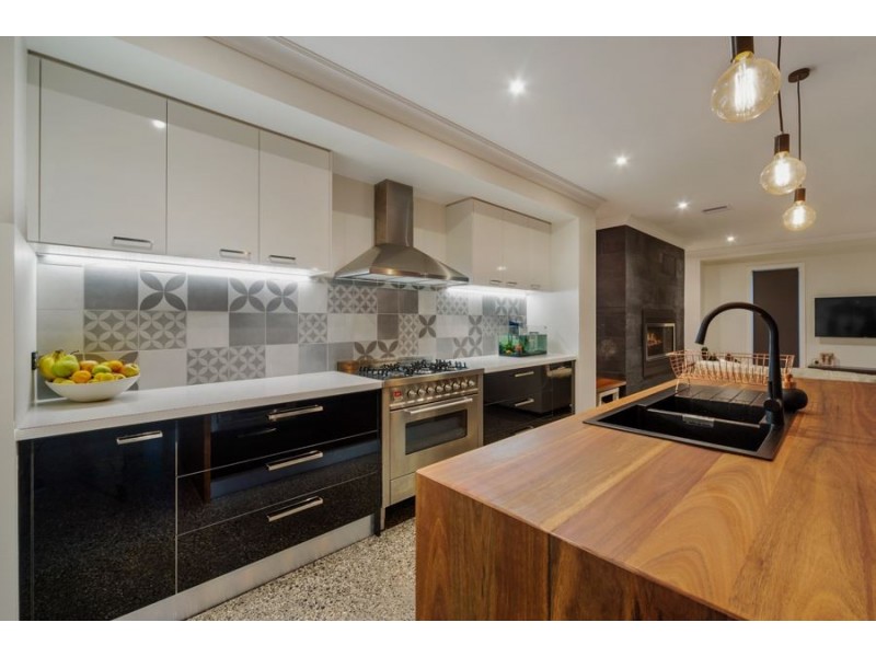 24 Beatty Parade, Mornington VIC 3931