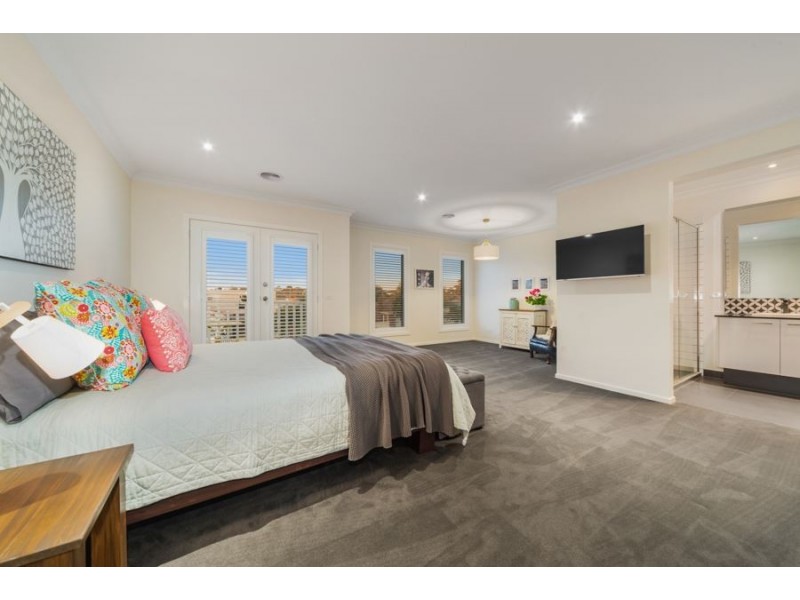 24 Beatty Parade, Mornington VIC 3931