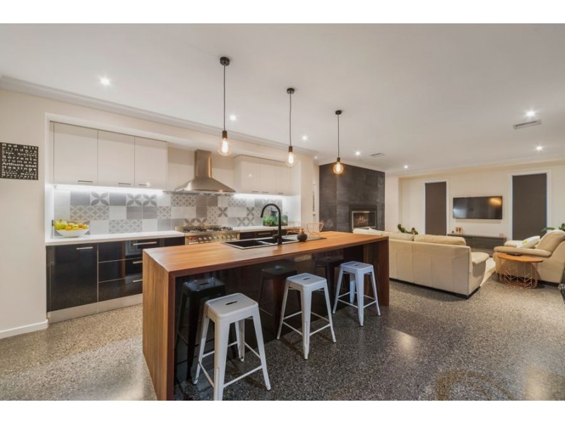 24 Beatty Parade, Mornington VIC 3931