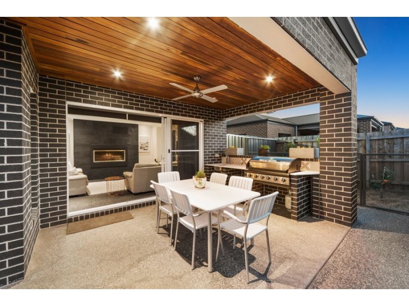 24 Beatty Parade, Mornington VIC 3931