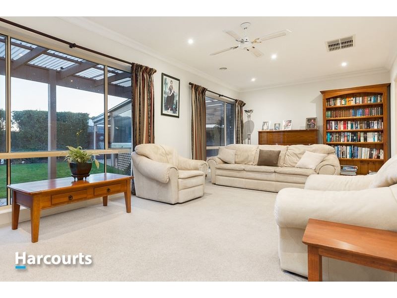 2 Moonrise Place, Mornington VIC 3931
