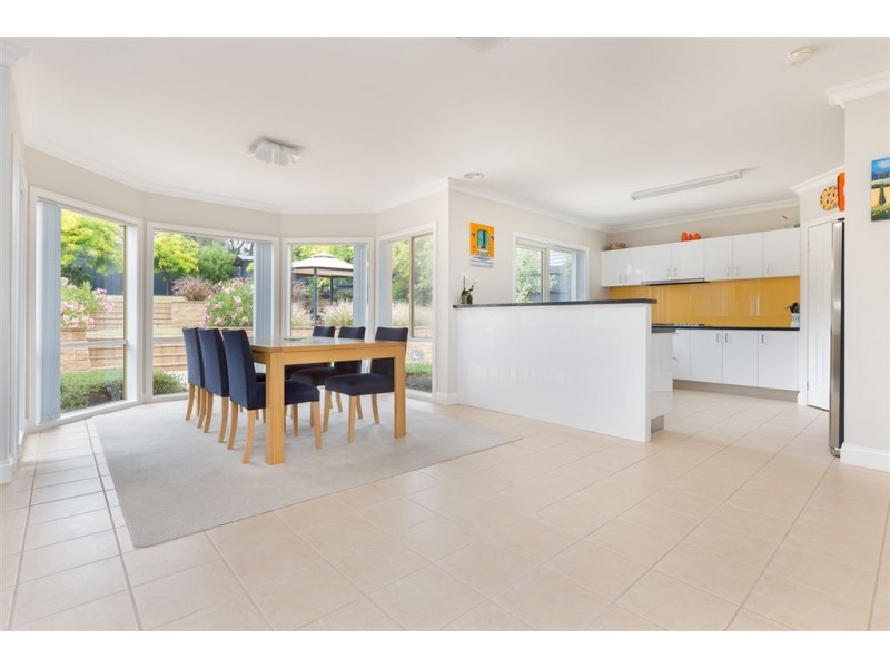 90 Summerfield Drive, Mornington VIC 3931