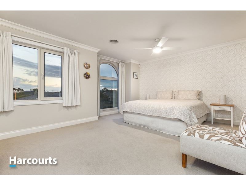 90 Summerfield Drive, Mornington VIC 3931