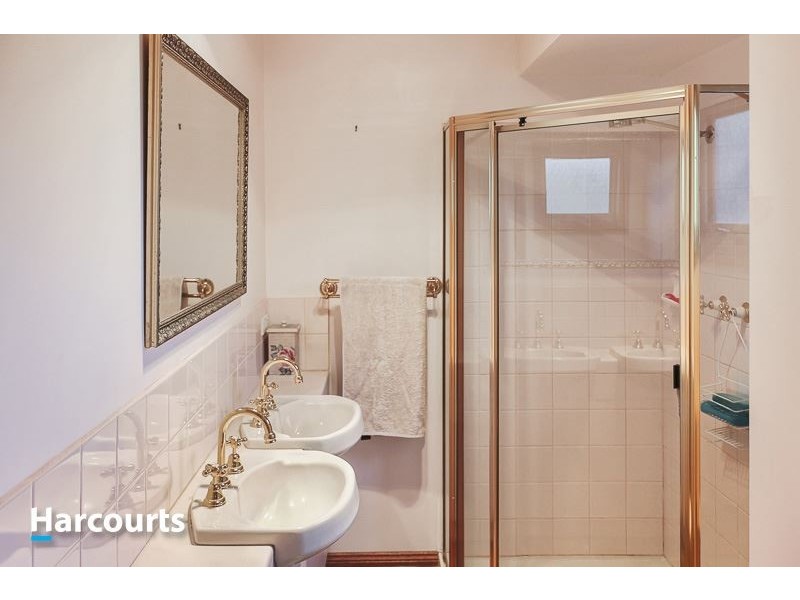 2 Wattle Gully Close, Somerville VIC 3912