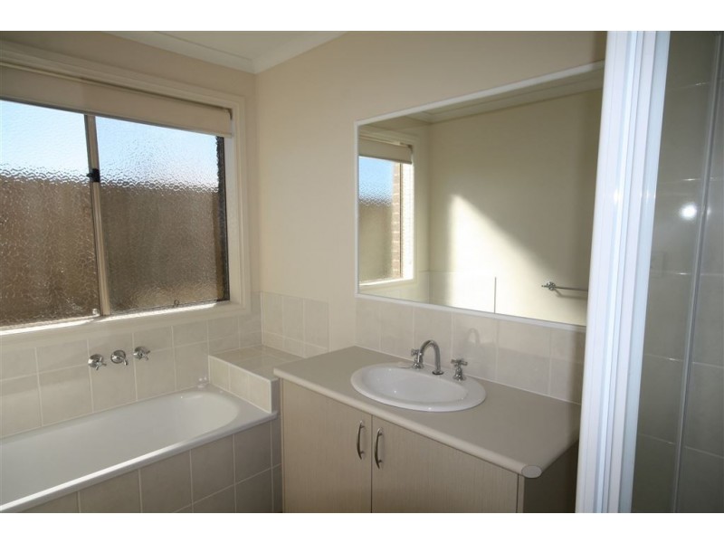 2 Ruby Cove, Mornington VIC 3931