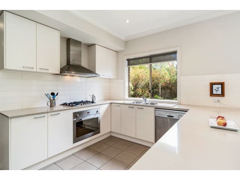 2/3 Pitt Street, Mornington VIC 3931