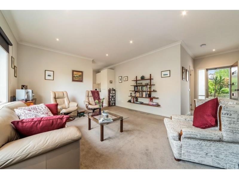 2/3 Pitt Street, Mornington VIC 3931