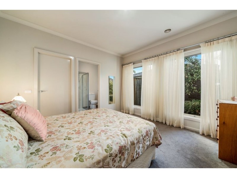 2/3 Pitt Street, Mornington VIC 3931