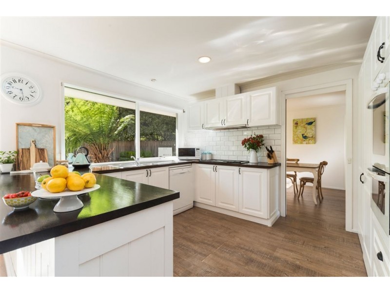 15 Parkside Crescent, Mornington VIC 3931