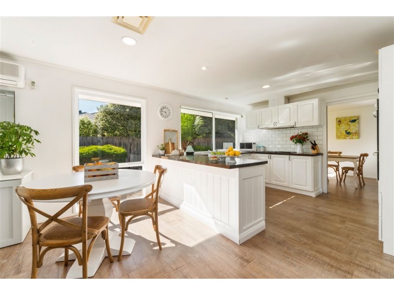 15 Parkside Crescent, Mornington VIC 3931