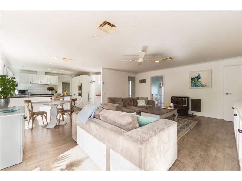 15 Parkside Crescent, Mornington VIC 3931