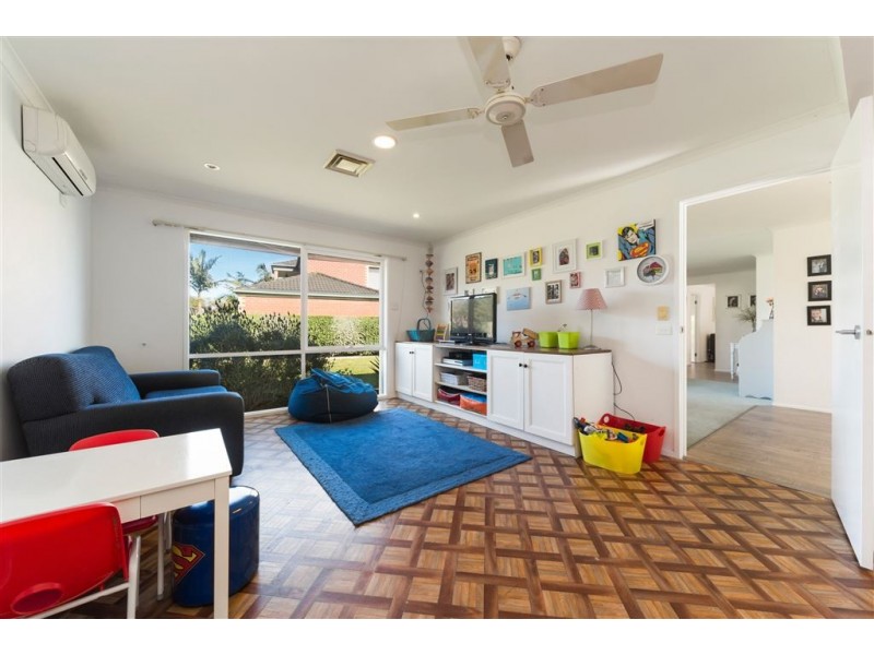 15 Parkside Crescent, Mornington VIC 3931