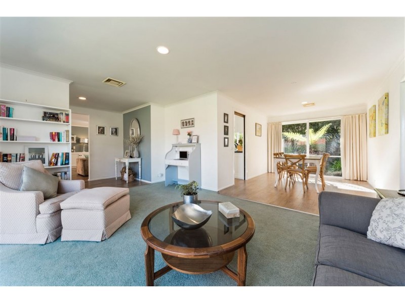 15 Parkside Crescent, Mornington VIC 3931